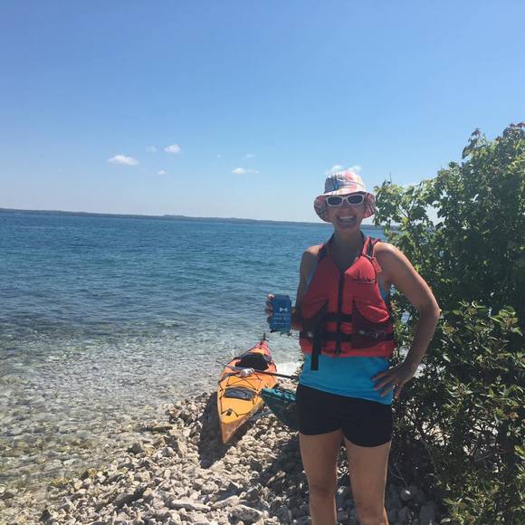 Meet your Posher, Jennifer - Picture 1 of 1